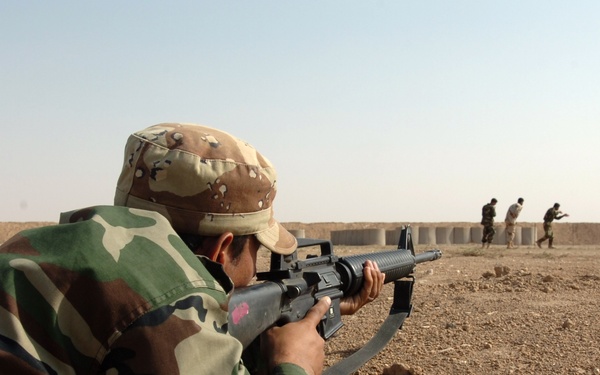 New Iraqi Unit Leans on Leaders for Guidance