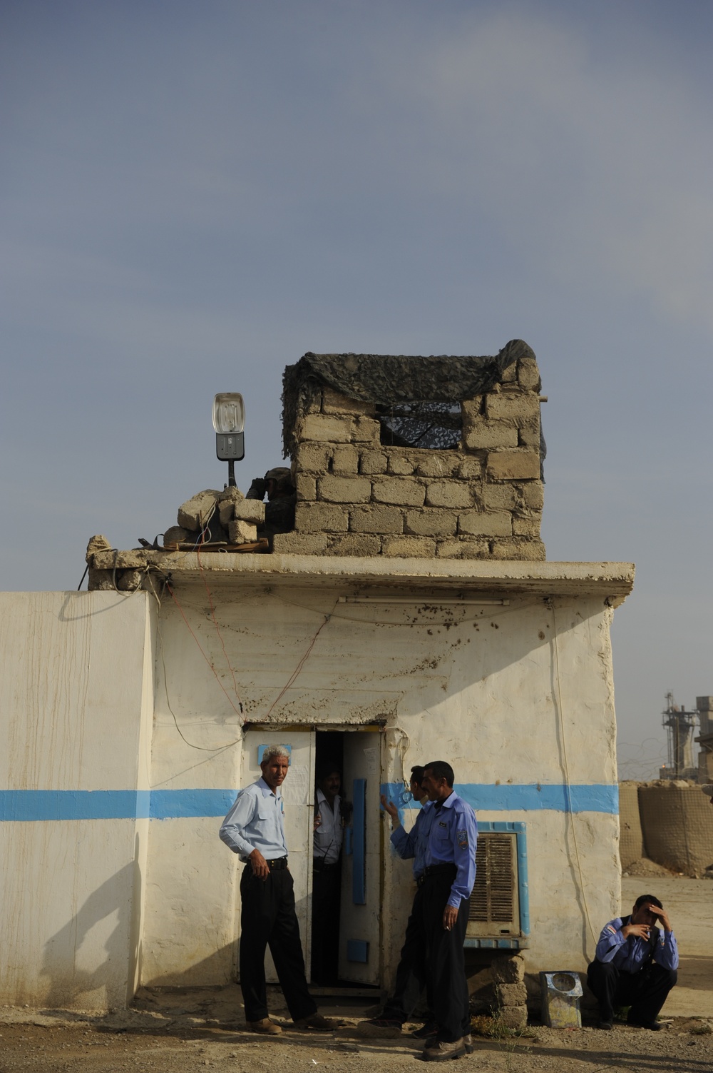 Grim Troop helps Iraqi police