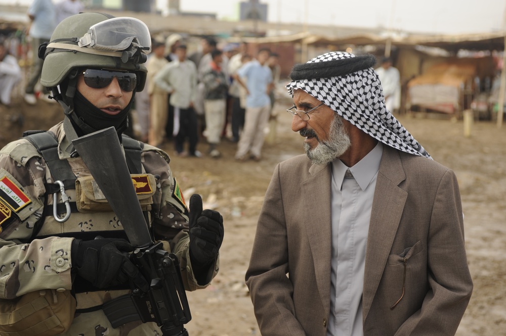 U.S., Iraqi army patrol Hamza