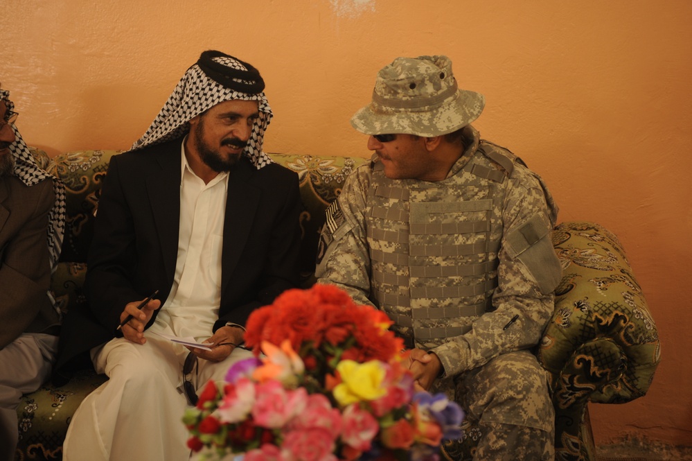 U.S., Iraqi army patrol Hamza