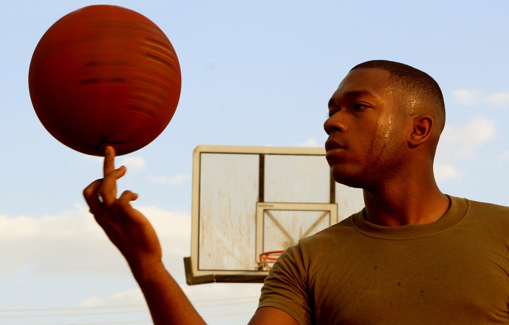 1st LAR Bn. Marine shoots to attain higher goal