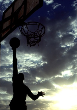 1st Light Armored Reconnaissance Battalion Marine shoots to attain higher goal