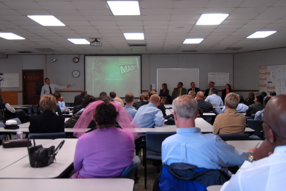 Fleet and Family Support Center Host Financial Crisis Discussion