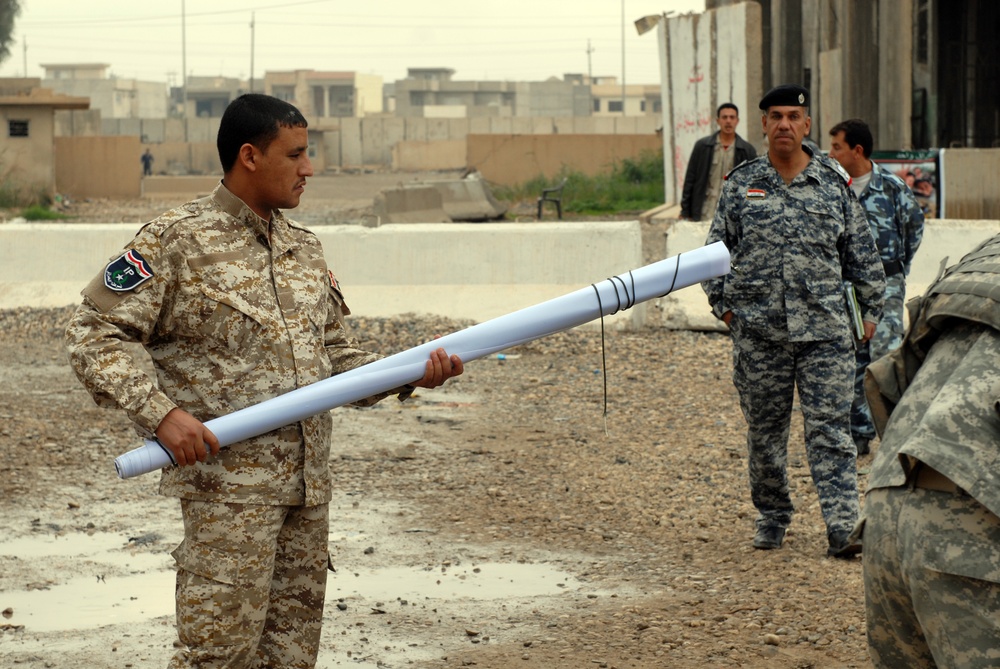 Armies deliver message of a unified Iraq to Mosul
