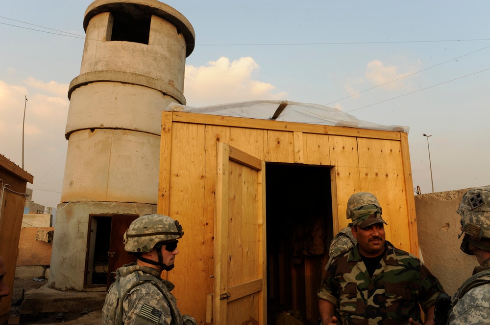 Mountaineers erect 24 cabins in eight days