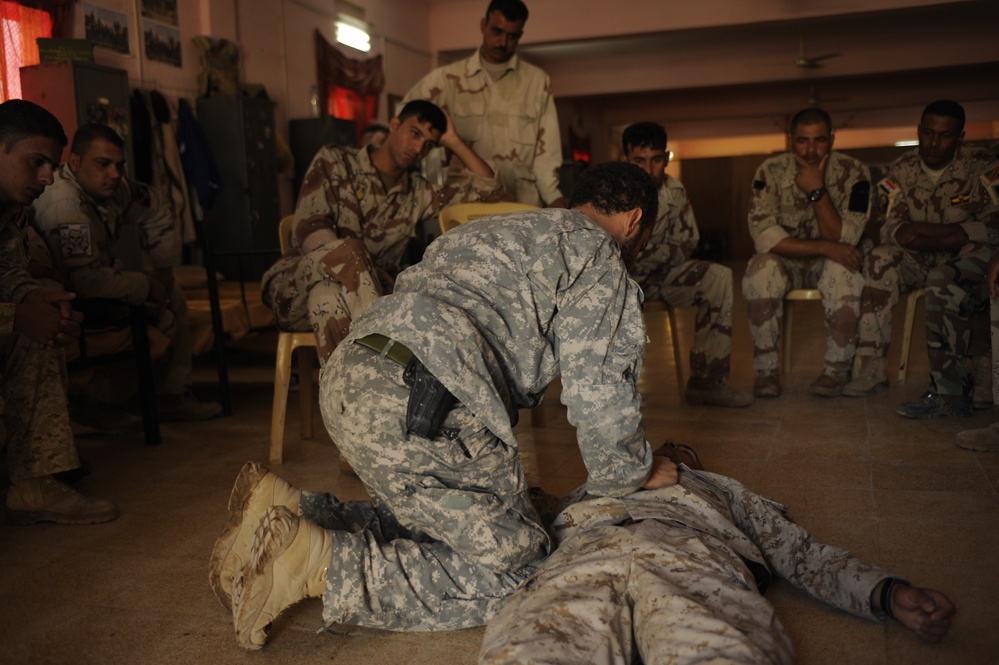 Iraqi Army First Aid Class