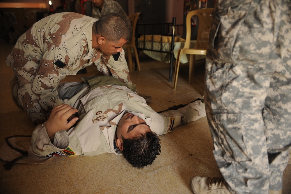 Iraqi Army First Aid Class