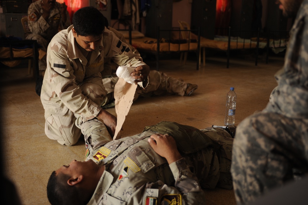 Iraqi Army First Aid Class