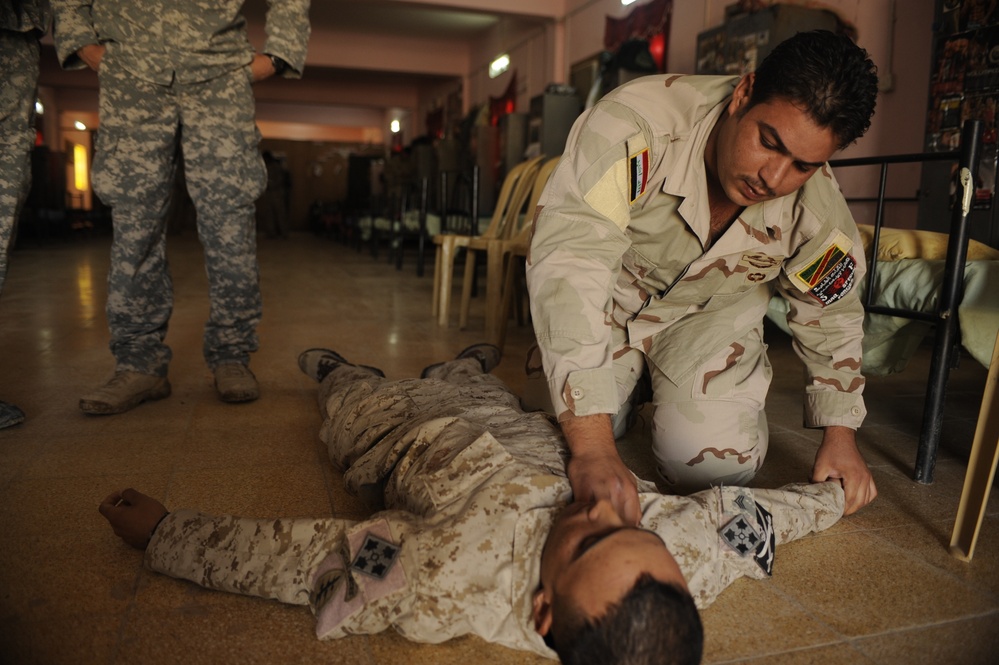 Iraqi Army First Aid Class