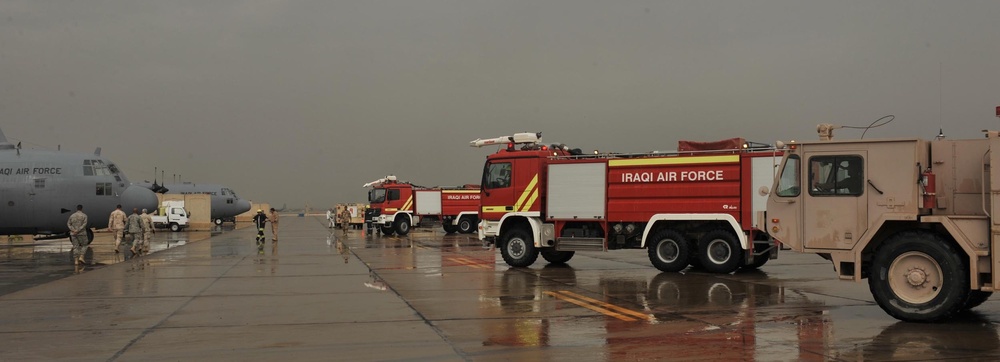 Iraqi, American firefighters combine forces for airfield protection