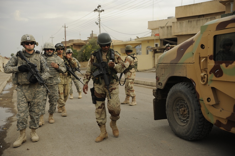 U.S., Iraqi's Patrol Near Mosul