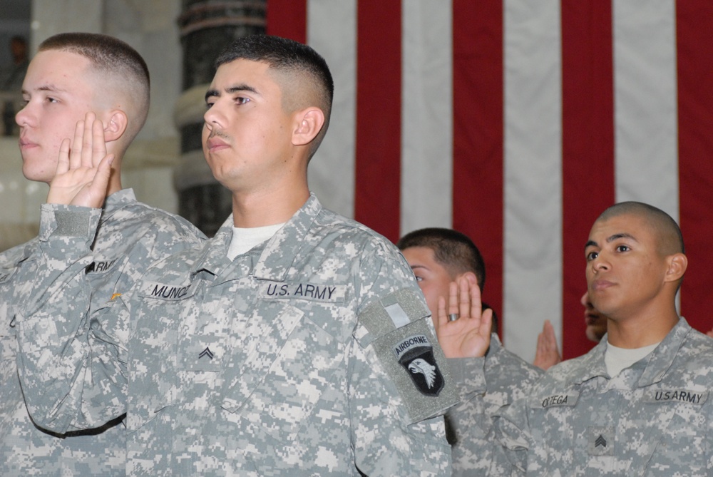Service members become U.S. citizens on Election Day