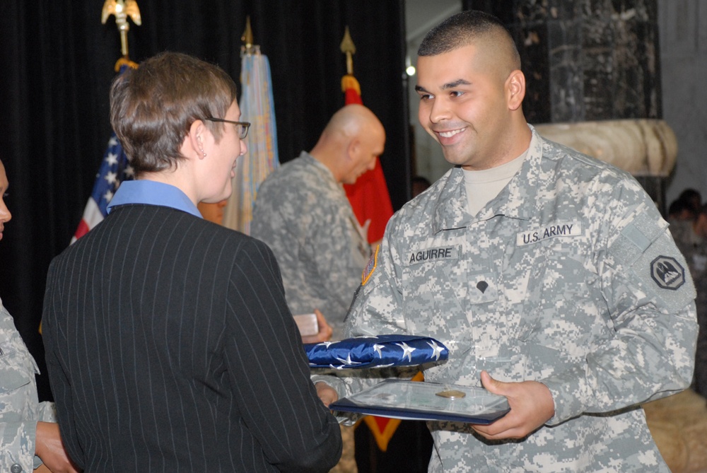Service members become U.S. citizens on Election Day