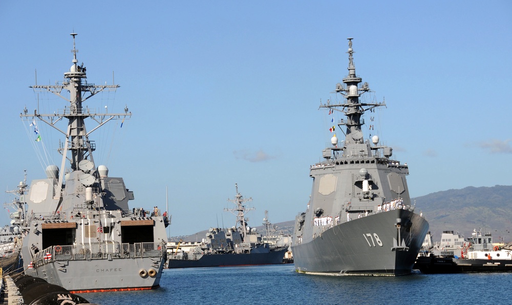 JS Ashigara in Pearl Harbor for port visit