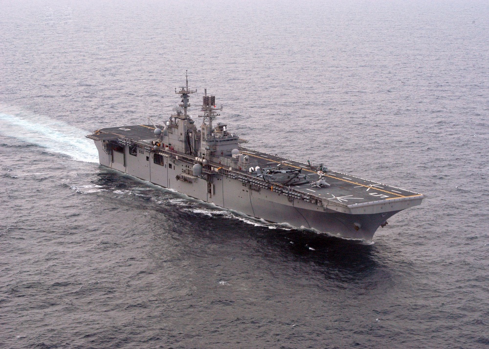 Bataan Expeditionary Strike Group conducts group sail training