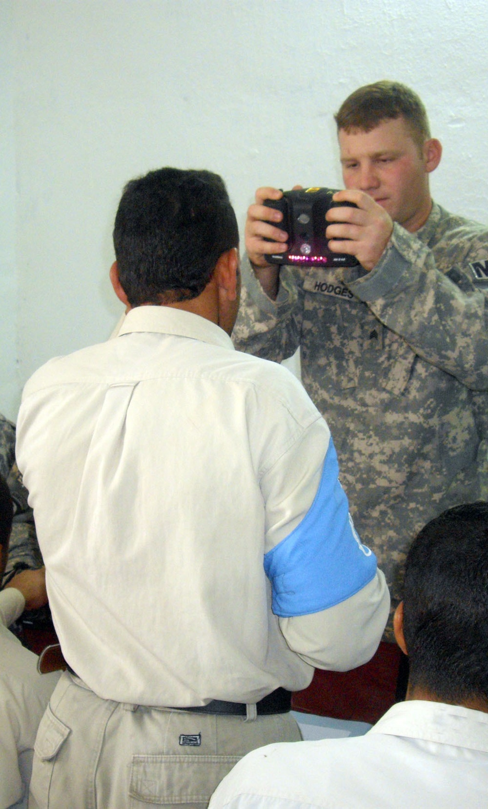 Comanche Troop Soldiers help recruit new Iraqi police officers