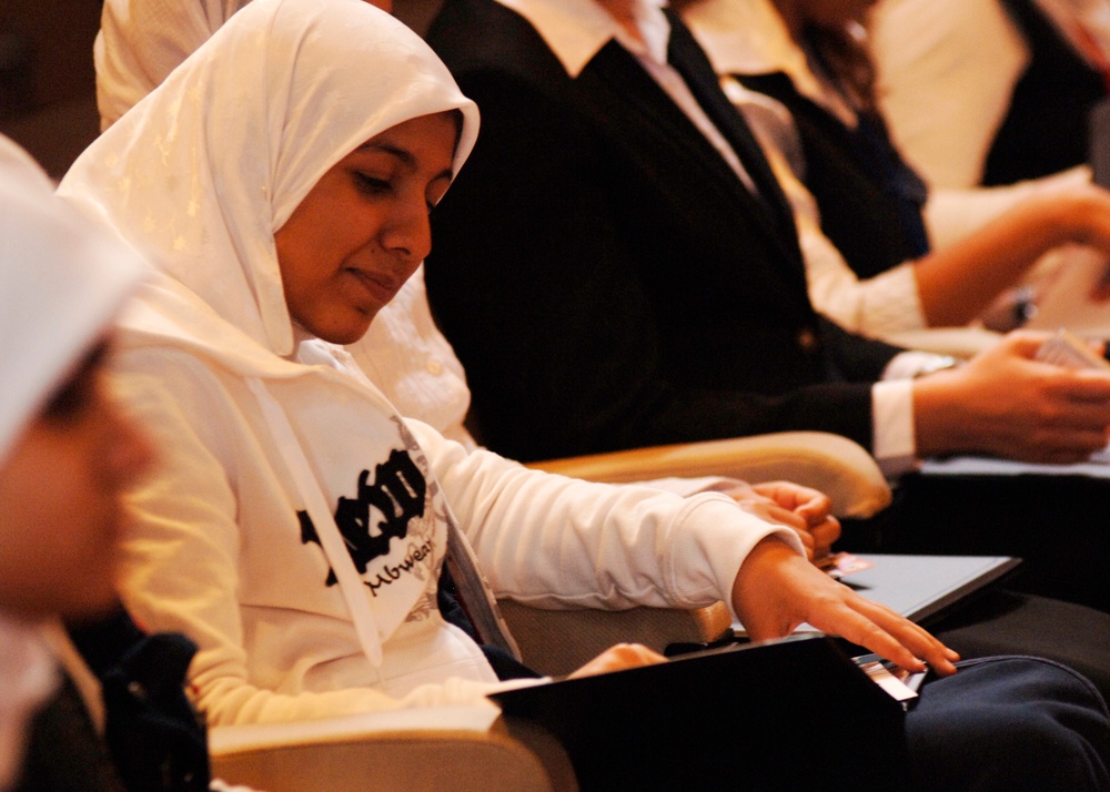 Iraqi students meet U.S. ambassador