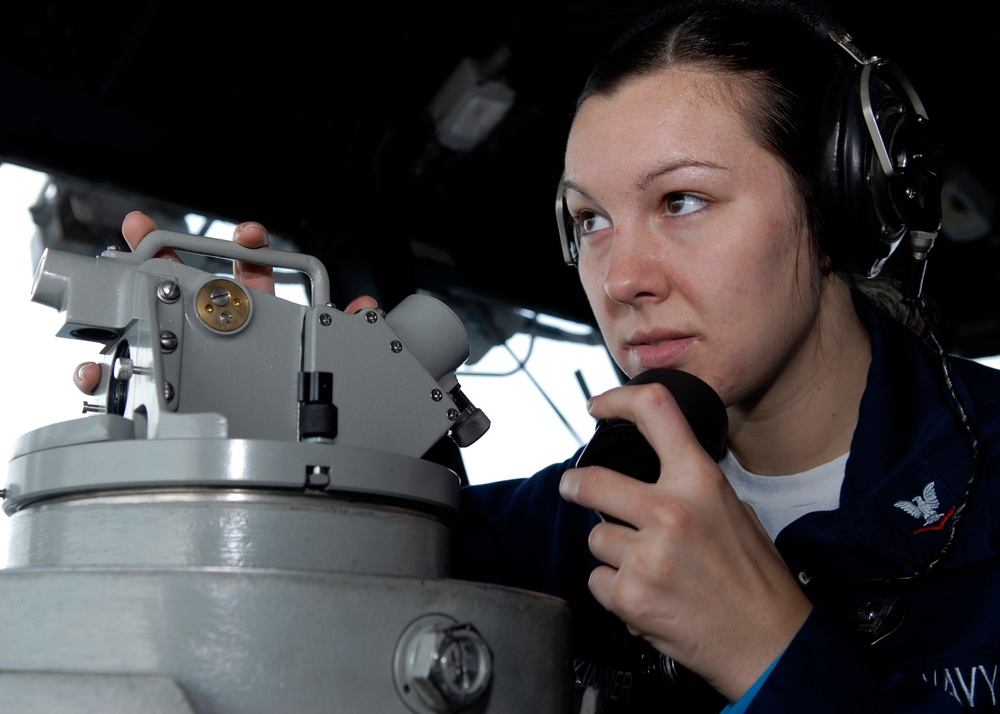 Reporting on surface contacts