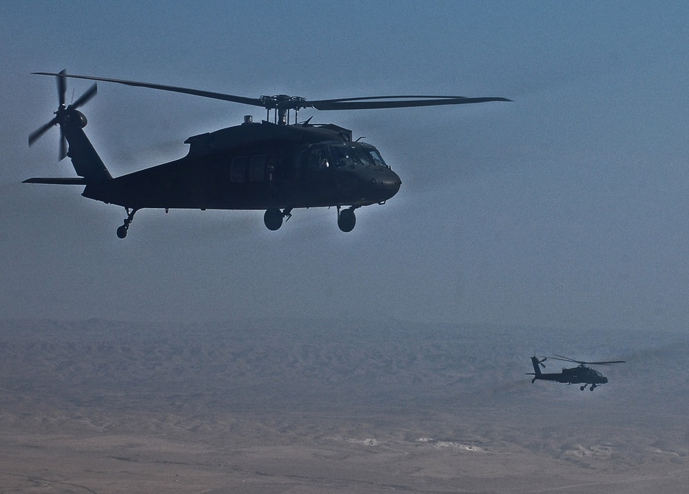 Flying with Combat Aviation Brigade, 4th Infantry Division