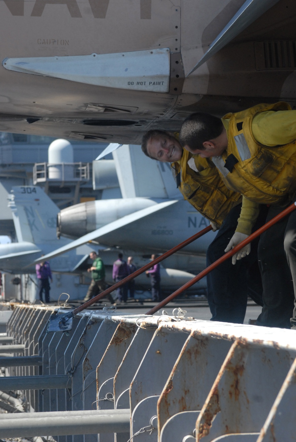 Routine maintenance aboard USS Ronald Reagan