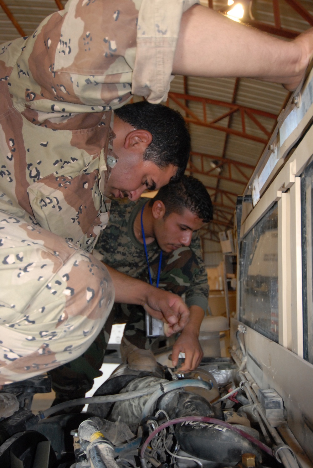 Iraqi vehicle maintenance