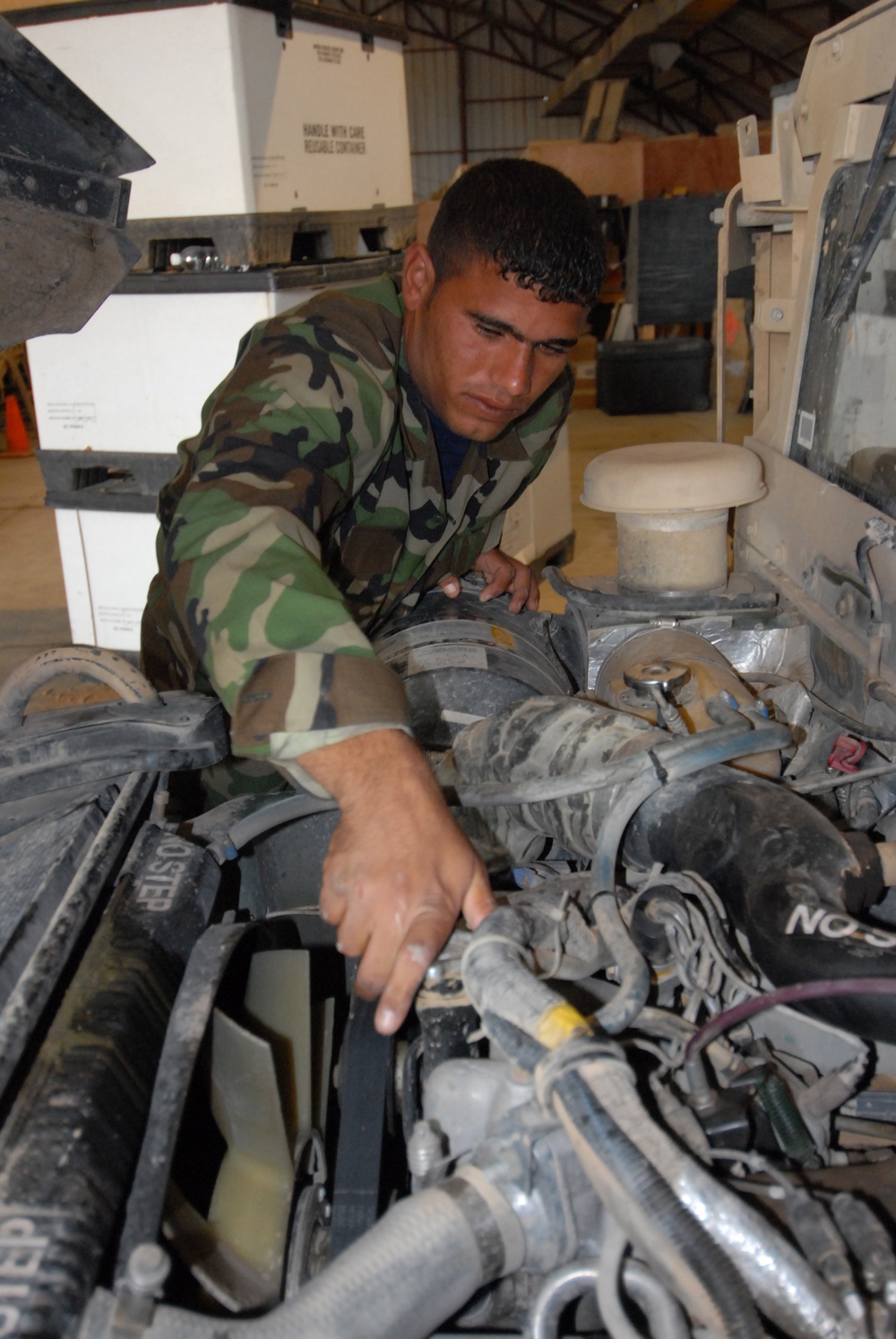 Iraqi vehicle maintenance