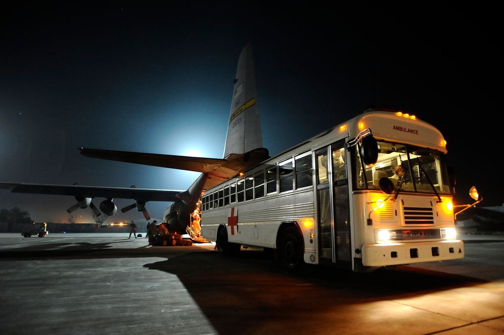 Iraqi Doctors Study American Aeromedical Evacuation Program