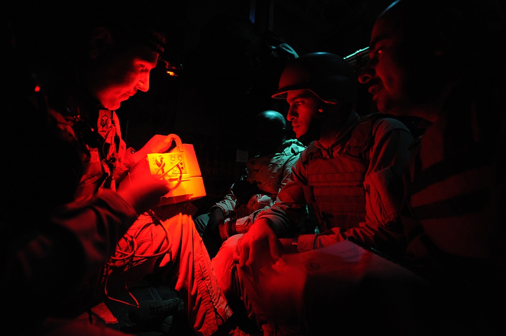 Iraqi Doctors Study American Aeromedical Evacuation Program