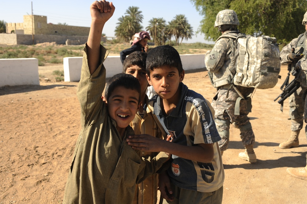 Leaflet Patrol in Diwaniyah