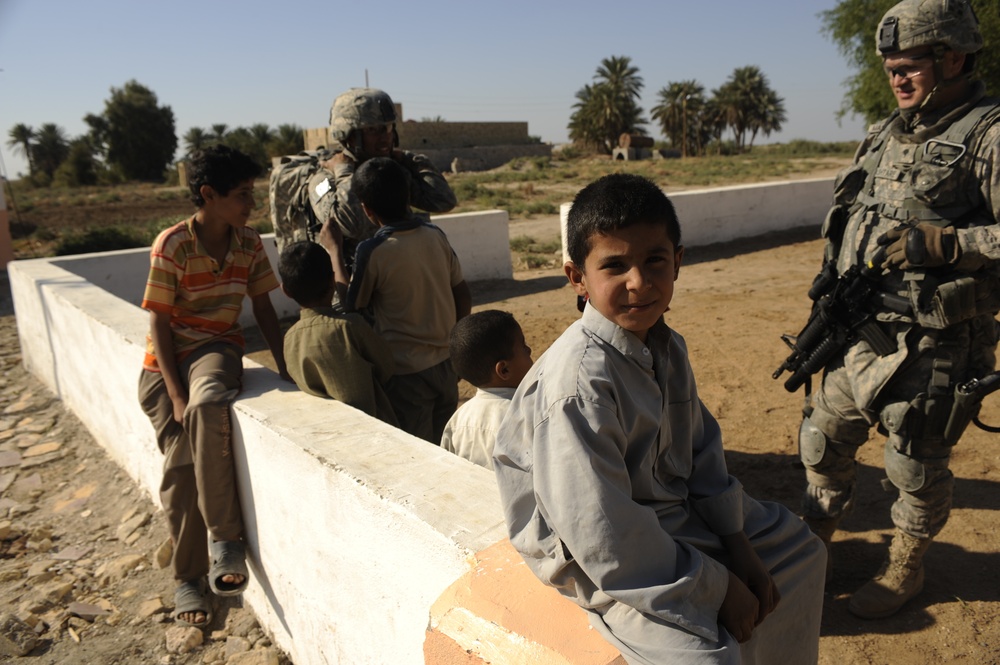 Leaflet Patrol in Diwaniyah