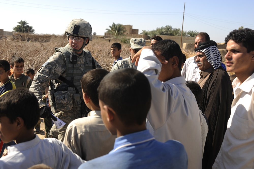 Leaflet Patrol in Diwaniyah