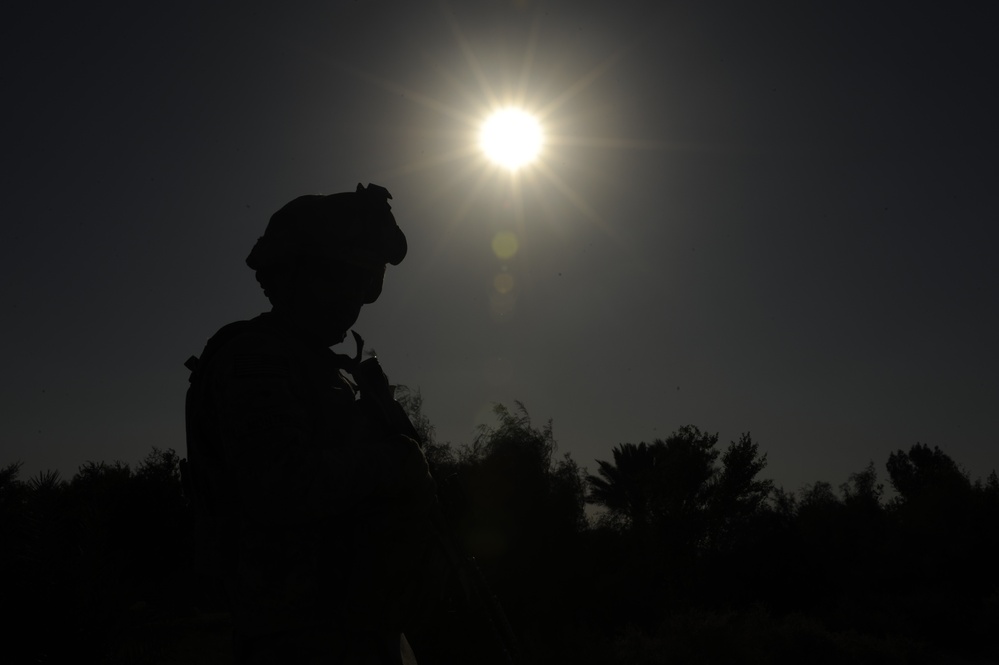 Leaflet Patrol in Diwaniyah