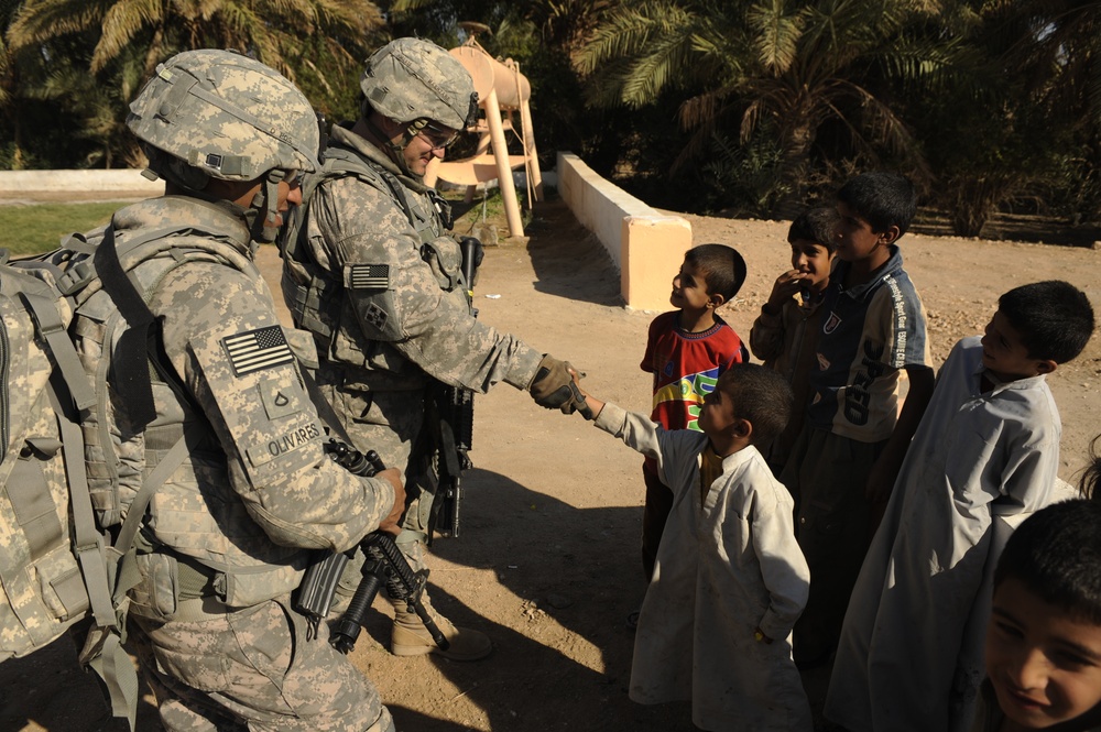 Leaflet Patrol in Diwaniyah