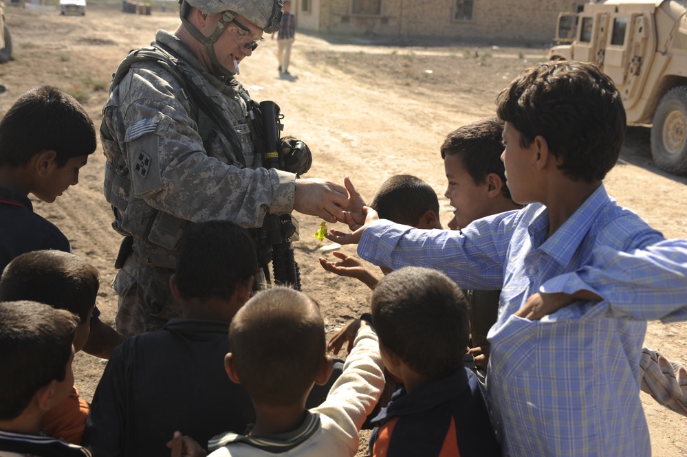 Leaflet Patrol in Diwaniyah