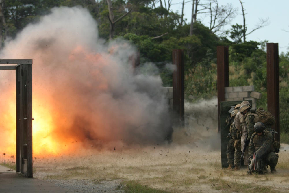 Recon, Explosive Ordnance Disposal Marines from Okinawa conduct 'explosive' training