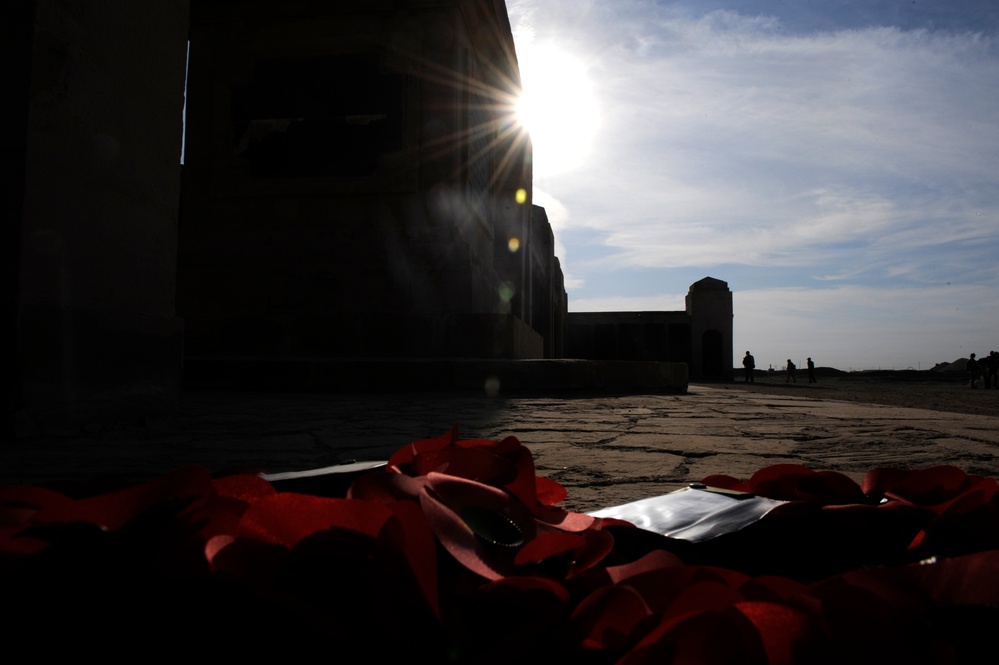 Iraqi army honors fallen soldiers at Commonwealth War Memorial