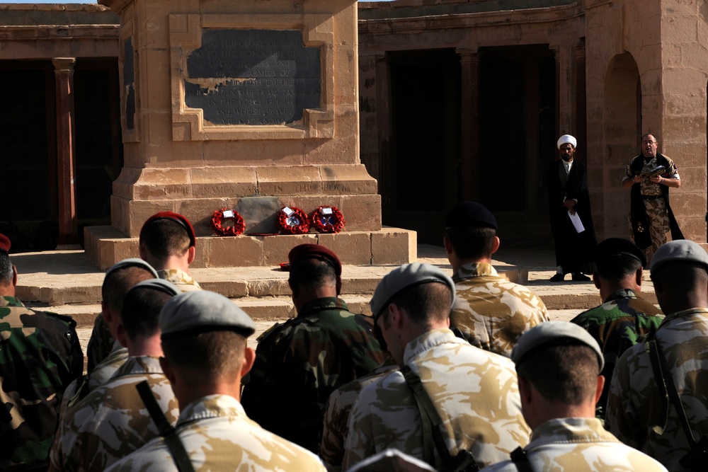 Iraqi army honors fallen soldiers at Commonwealth War Memorial