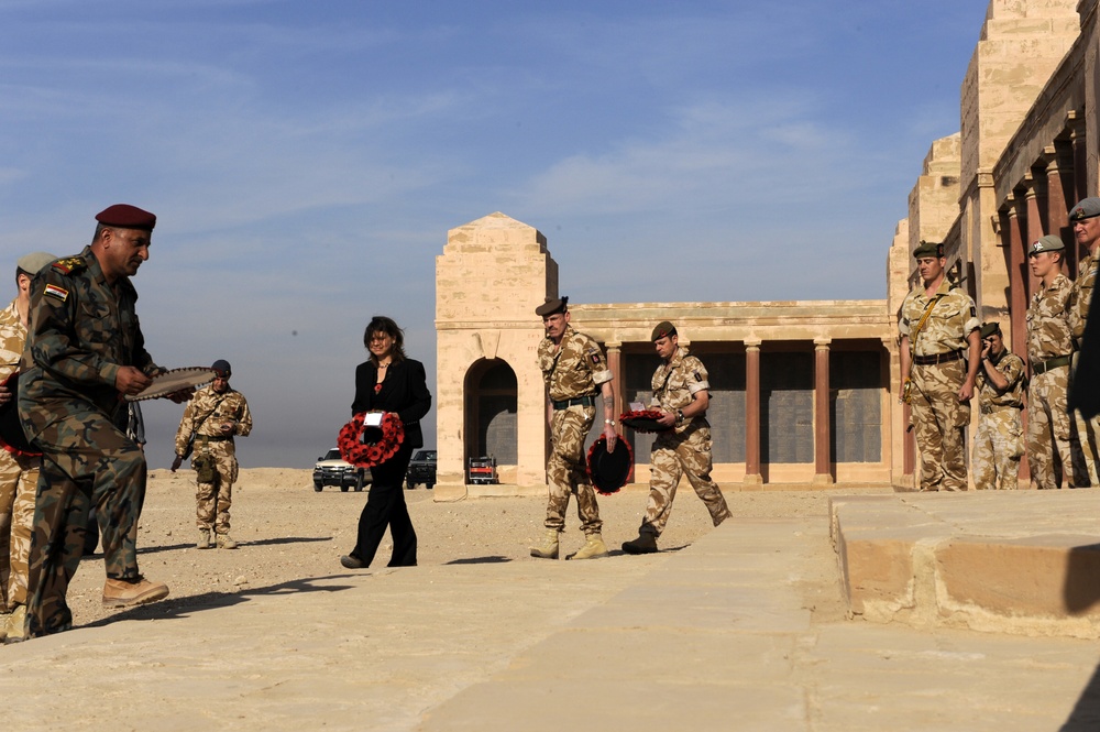 Iraqi army honors fallen soldiers at Commonwealth War Memorial