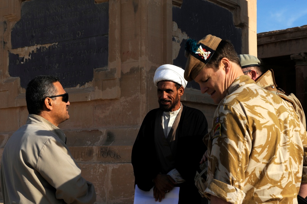 Iraqi army honors fallen soldiers at Commonwealth War Memorial