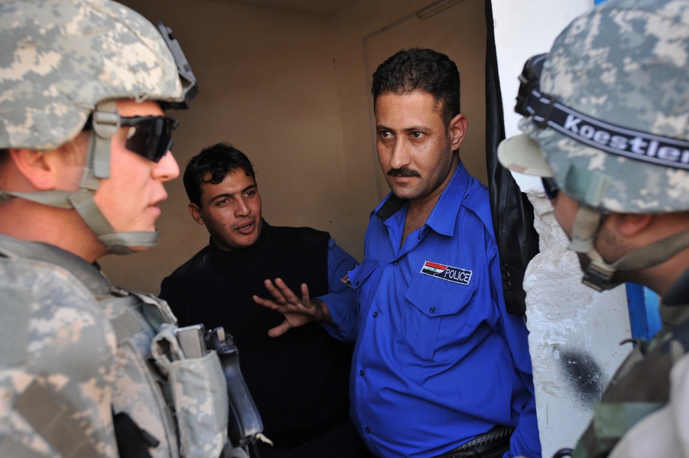 USAF Walking patrol in Al Bayaa