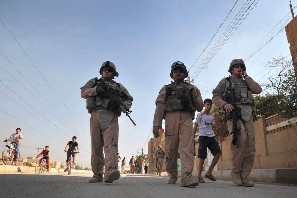 USAF Walking patrol in Al Bayaa