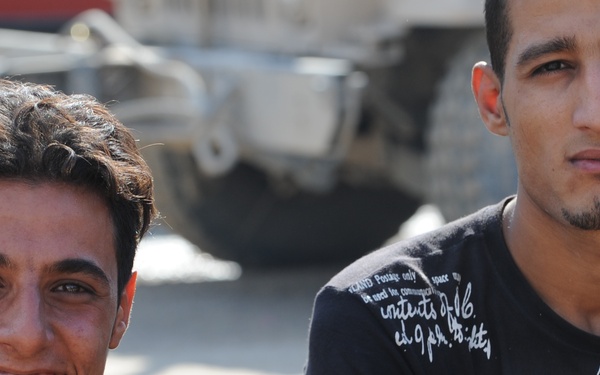 Iraqis celebrate new micro-power generator