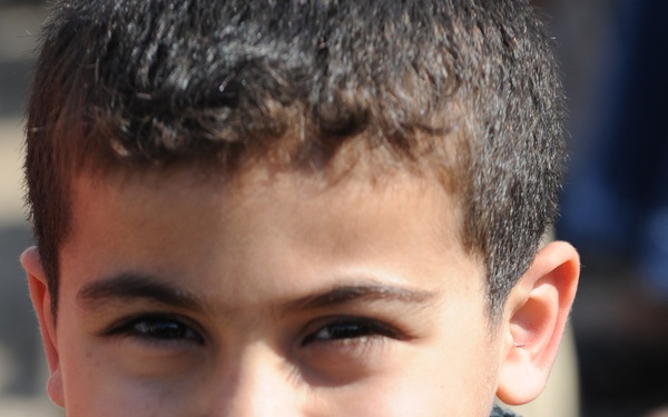 Iraqis celebrate new micro-power generator