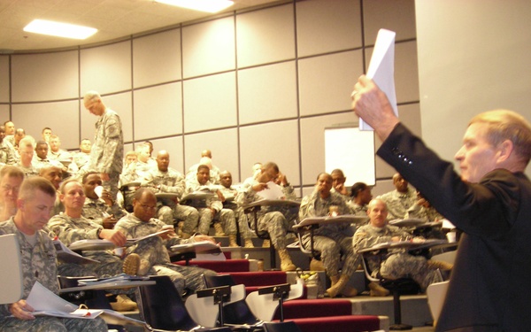U.S. Army Central Soldiers Attend Seminar
