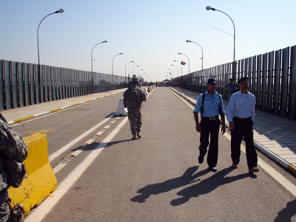 Local, Iraqi security forces, Multi-National Division – Baghdad leaders attend bridge reopening in northwest Baghdad