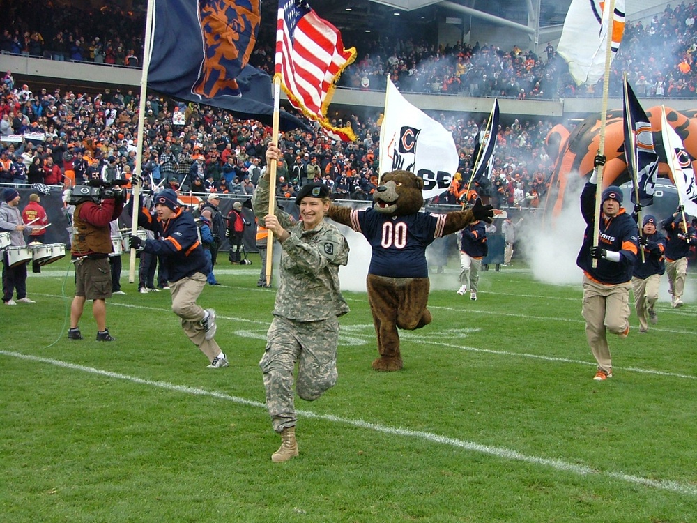 Soldiers and Other Service Members Recognized at the Chicago Bears Veterans Day Game