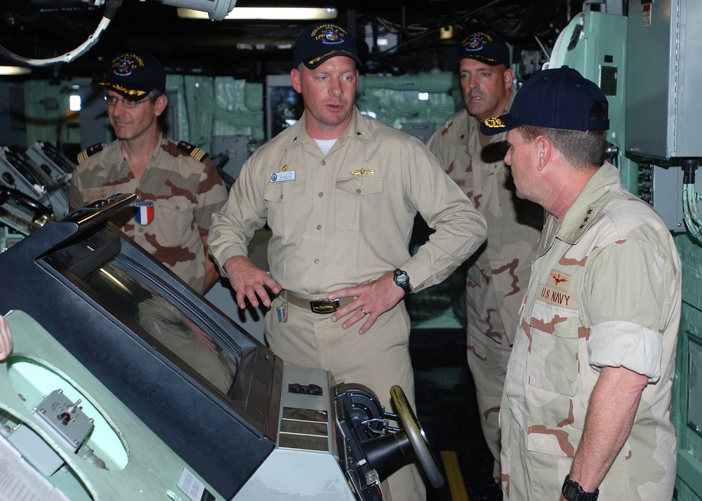 Vice Adm. Bill Gortney Visits USS San Antonio
