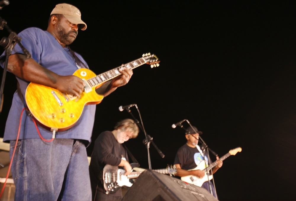 Blues Band Entertains TQ
