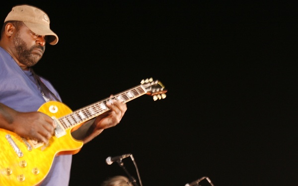 Blues Band Entertains TQ