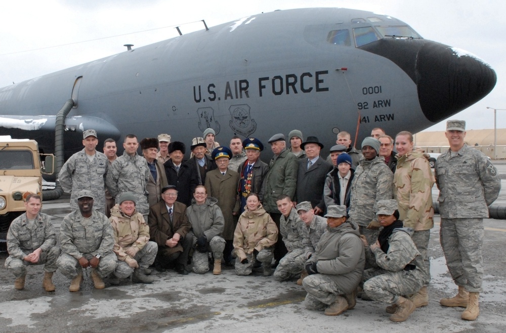 Kyrgyz War Heroes, Manas Airmen Enjoy Veterans Day Together